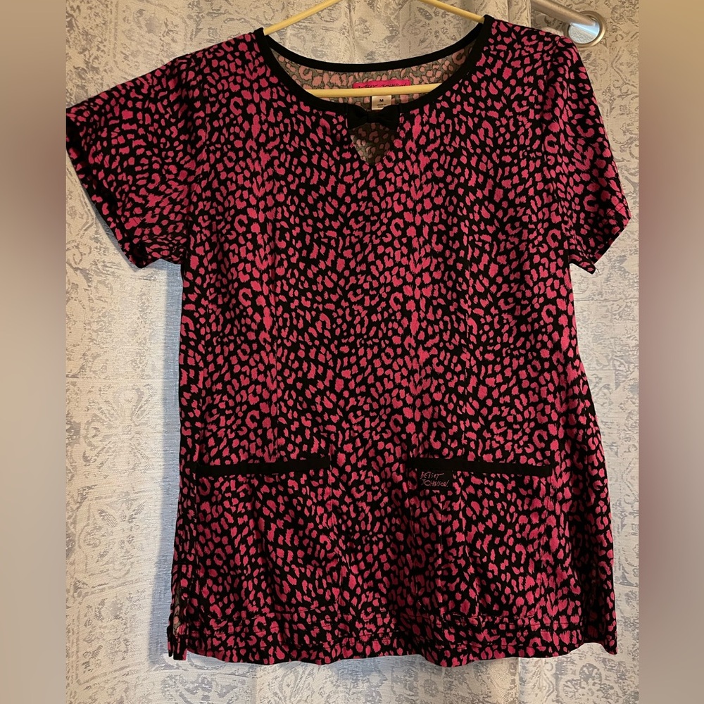 Scrub top size medium, Betsey Johnson